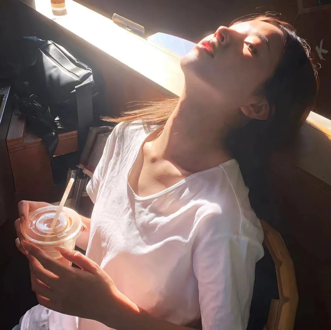 男性新娘子